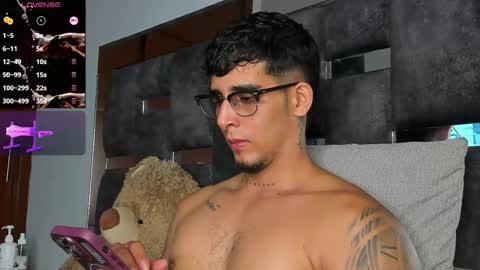 Snapshot of camilo_ospina_ chatting on 23, 10, 2025 INDEPENDENT MODEL online show from 23, 10, 2025