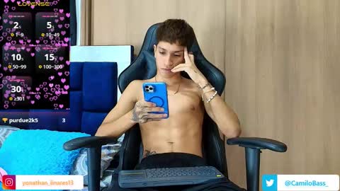 Snapshot of camilobass_ chatting on 13, 11, 2025 Camilo Bass online show from 13, 11, 2025