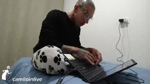 Snapshot of camiloinlive chatting on 12, 3, 2025 camiloinlive online show from 12, 3, 2025