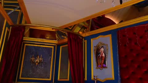 CLICK HERE  --   online show from 18, 12, 2024