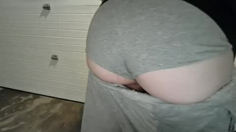 Snapshot of cammyman6900 chatting on 16, 5, 2026 cammyman6900 online show from 16, 5, 2026