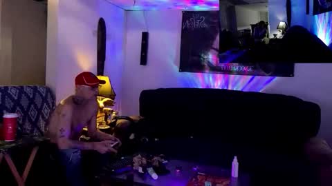 Snapshot of canadaguuy78 chatting on 4, 4, 2026 CanadaGuy1978 online show from 4, 4, 2026