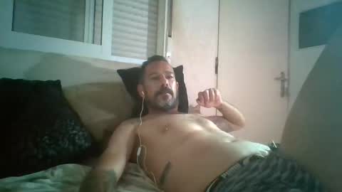 Snapshot of canary_braun chatting on 22, 10, 2025 canary_braun online show from 22, 10, 2025