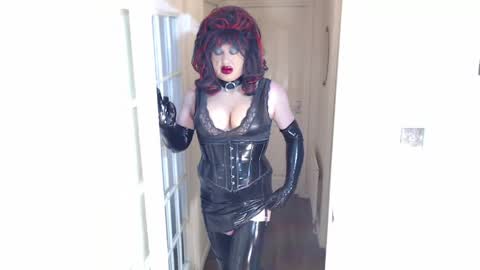 candi smokes online show from 26, 4, 2026