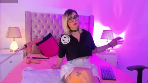 Candie  online show from 14, 10, 2025