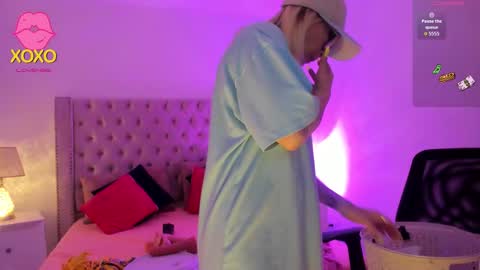 Candie  online show from 13, 11, 2025