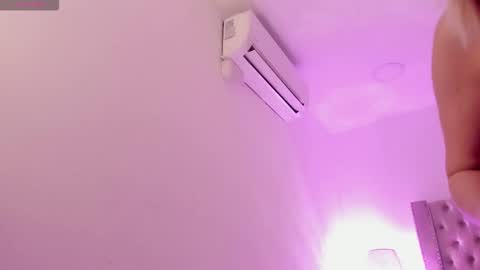 Candie  online show from 6, 2, 2026