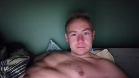 Snapshot of candy_boy_xoxo chatting on 10, 6, 2026 candy_boy_xoxo online show from 10, 6, 2026