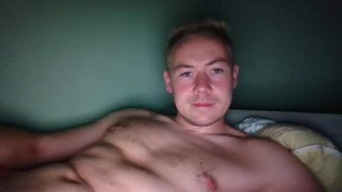 Snapshot of candy_boy_xoxo chatting on 15, 7, 2026 candy_boy_xoxo online show from 15, 7, 2026