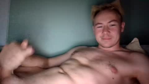 Snapshot of candy_boy_xoxo chatting on 4, 8, 2026 candy_boy_xoxo online show from 4, 8, 2026