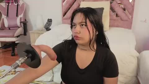 Snapshot of candy_chloe02 chatting on 3, 7, 2026 Im ChloeJoin The Fan Club online show from 3, 7, 2026