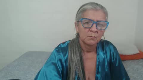 Snapshot of candy_mature_ chatting on 13, 1, 2025 candy online show from 13, 1, 2025
