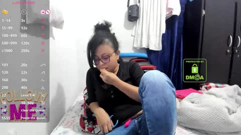 Snapshot of candy_val chatting on 25, 9, 2025 candy_val online show from 25, 9, 2025