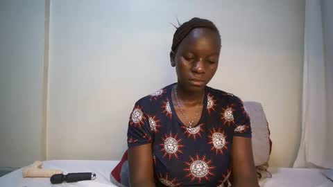 Snapshot of candycurly_ chatting on 4, 2, 2025 candycurly_ online show from 4, 2, 2025