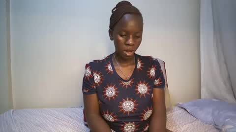 Snapshot of candycurly_ chatting on 12, 2, 2025 candycurly_ online show from 12, 2, 2025