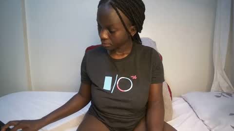 Snapshot of candycurly_ chatting on 22, 2, 2025 candycurly_ online show from 22, 2, 2025