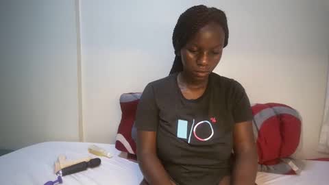 Snapshot of candycurly_ chatting on 5, 3, 2025 candycurly_ online show from 5, 3, 2025