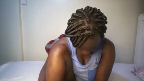 Snapshot of candycurly_ chatting on 27, 9, 2025 candycurly_ online show from 27, 9, 2025
