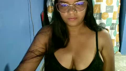 Snapshot of candyflowerlub chatting on 2, 2, 2025 candyflowerlub online show from 2, 2, 2025