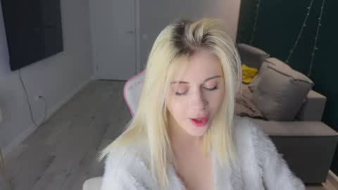 Snapshot of candyhannah chatting on 25, 4, 2026 You can call me HH online show from 25, 4, 2026