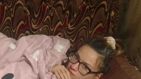 say meow and send tips  online show from 30, 11, 2025