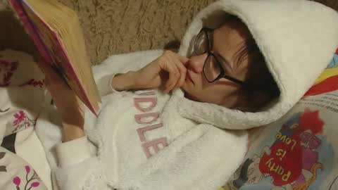 Snapshot of candylady136 chatting on 24, 2, 2025 say meow and send tip  online show from 24, 2, 2025