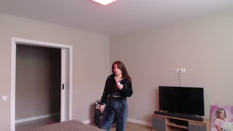 candymini online show from 25, 1, 2025