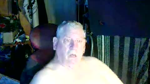 canoelicker69 online show from 16, 10, 2025