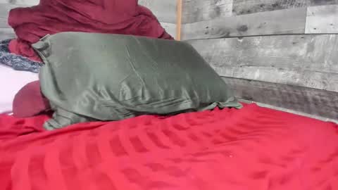 canuk1983 online show from 10, 2, 2026