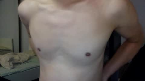 Snapshot of caobicao chatting on 8, 1, 2025 contrast moe online show from 8, 1, 2025
