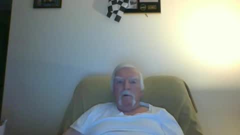 Snapshot of capecod21 chatting on 12, 1, 2025 capecod21 online show from 12, 1, 2025