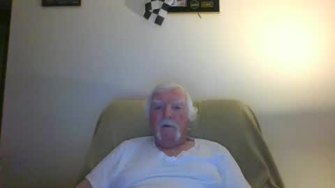 Snapshot of capecod21 chatting on 18, 1, 2025 capecod21 online show from 18, 1, 2025