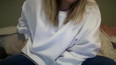 Cara Bou online show from 16, 12, 2025