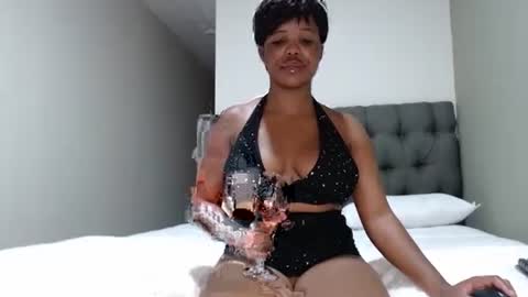 Snapshot of caramelbbe chatting on 21, 2, 2025 fifi online show from 21, 2, 2025