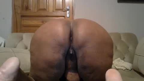 Snapshot of caramelchoc81 chatting on 26, 2, 2026 candylious81 online show from 26, 2, 2026