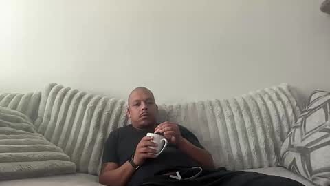 Snapshot of caramelizedzeus chatting on 12, 11, 2025 caramelizedzeus online show from 12, 11, 2025