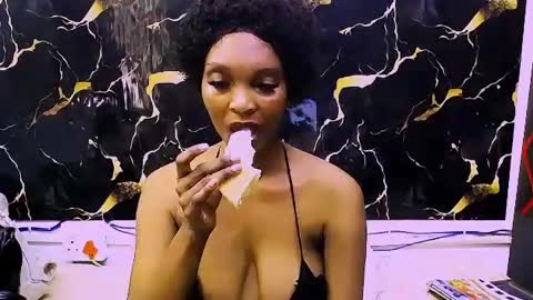 Snapshot of caramelminxx_ chatting on 12, 6, 2026 caramelminxx_ online show from 12, 6, 2026