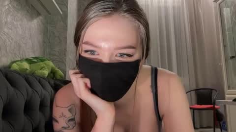 caressysiren online show from 2, 6, 2026