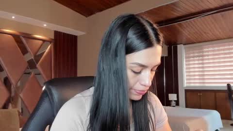 Snapshot of carina_rossi chatting on 8, 10, 2025 Carina online show from 8, 10, 2025