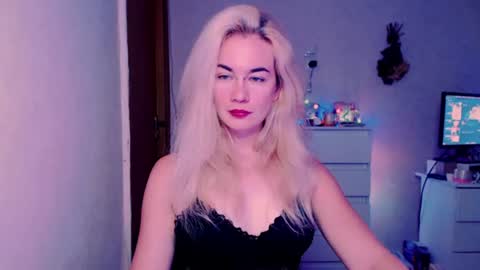 Snapshot of carinfox chatting on 17, 7, 2026 Carin online show from 17, 7, 2026