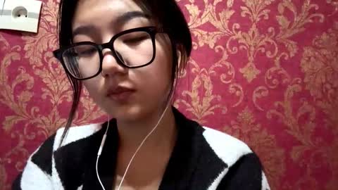 Chloe online show from 26, 11, 2025