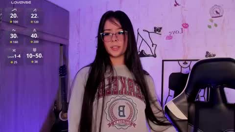 Snapshot of caritoo1 chatting on 9, 11, 2025 C A R O L I N A IG caroolina 19 online show from 9, 11, 2025