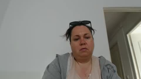 Carlaruth online show from 13, 4, 2026