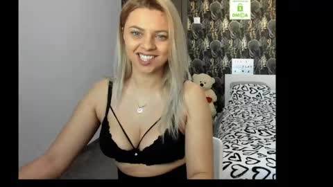 Snapshot of carlastacefun chatting on 27, 4, 2026 CarlaStaceFun online show from 27, 4, 2026