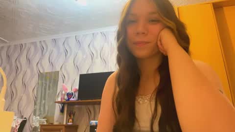Snapshot of carleegarbutt chatting on 4, 7, 2026 Sally online show from 4, 7, 2026