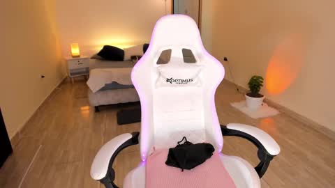 Alejandra online show from 12, 1, 2025