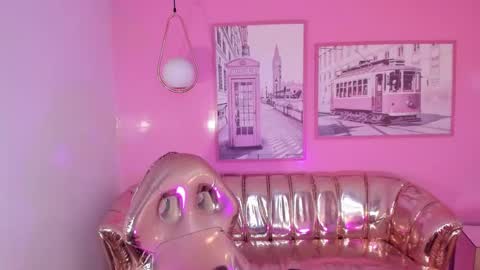 Snapshot of carlie_mayer chatting on 1, 3, 2025 CARLYE online show from 1, 3, 2025