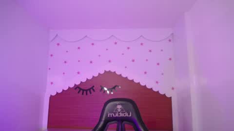 Snapshot of carlie_mayer chatting on 19, 9, 2025 CARLYE online show from 19, 9, 2025