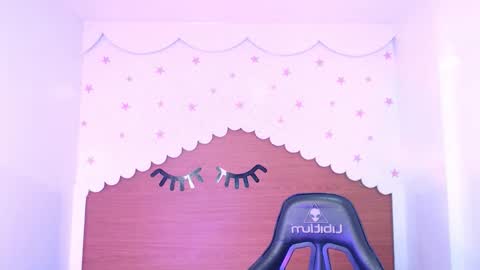 Snapshot of carlie_mayer chatting on 29, 10, 2025 CARLYE online show from 29, 10, 2025