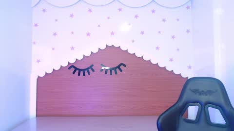 Snapshot of carlie_mayer chatting on 12, 11, 2025 CARLYE online show from 12, 11, 2025